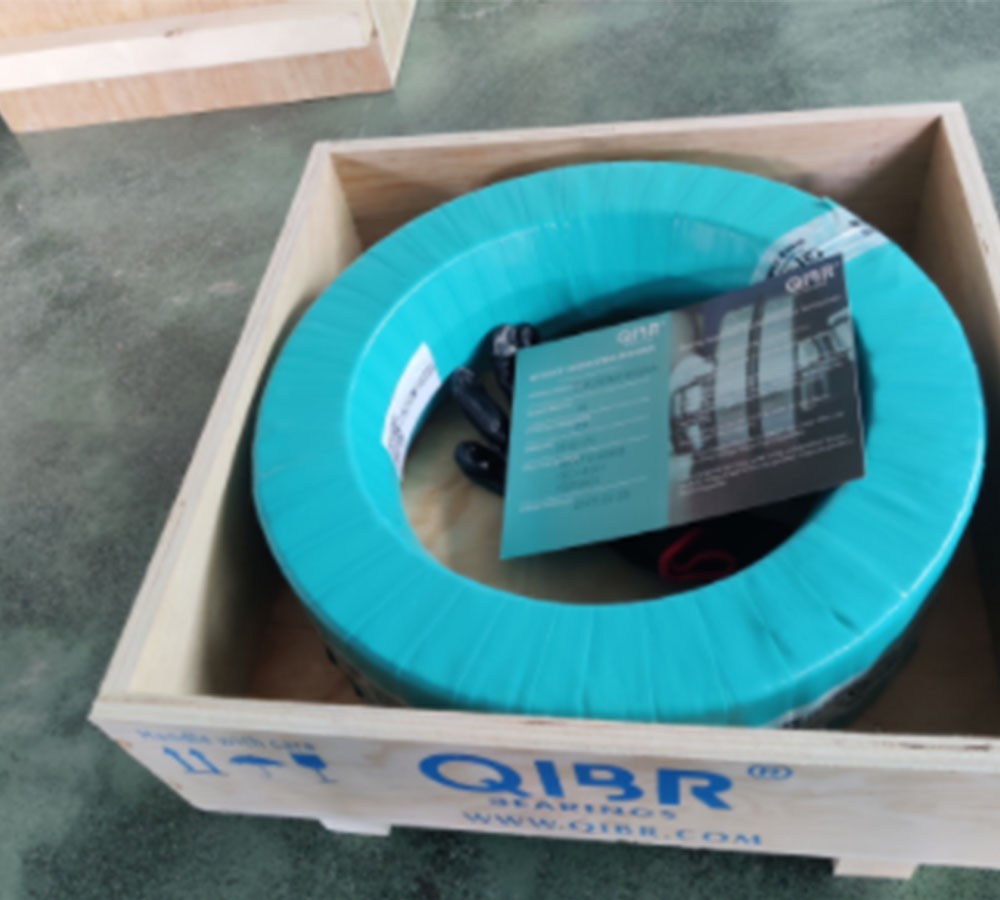 QlBR tapered roller bearings and spherical roller thrust bearings are delivered to customers in Salvador, Brazil, to improve the bearing capacity of ship propellers