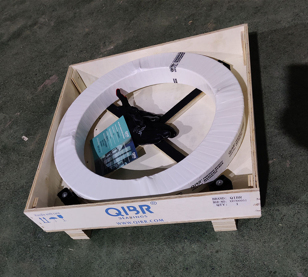 The crossed roller bearings of QIBR were delivered to the customer in Jakarta, Indonesia, to improve the precise positioning and stability of the medical X-ray machine.