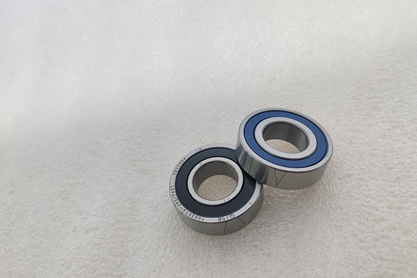 What are the differences between 15° and 25° angular contact bearings?