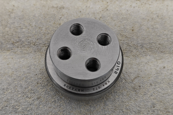 Bearing with Combined Bolt KB4.072