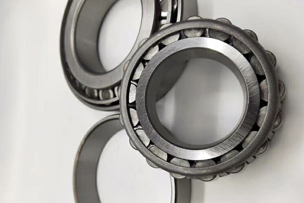 How durable is the 33122 tapered roller bearing?