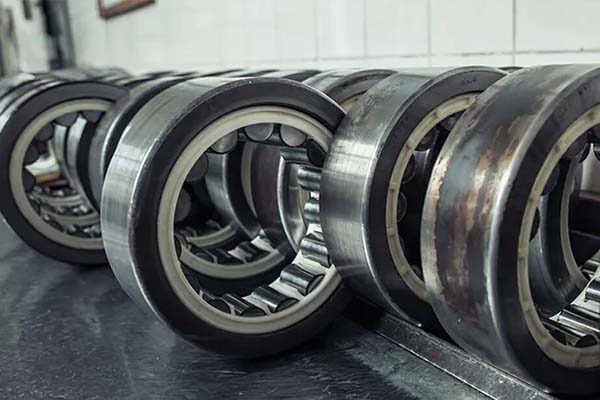 Maintenance and Cleaning of Cylindrical Roller Bearings