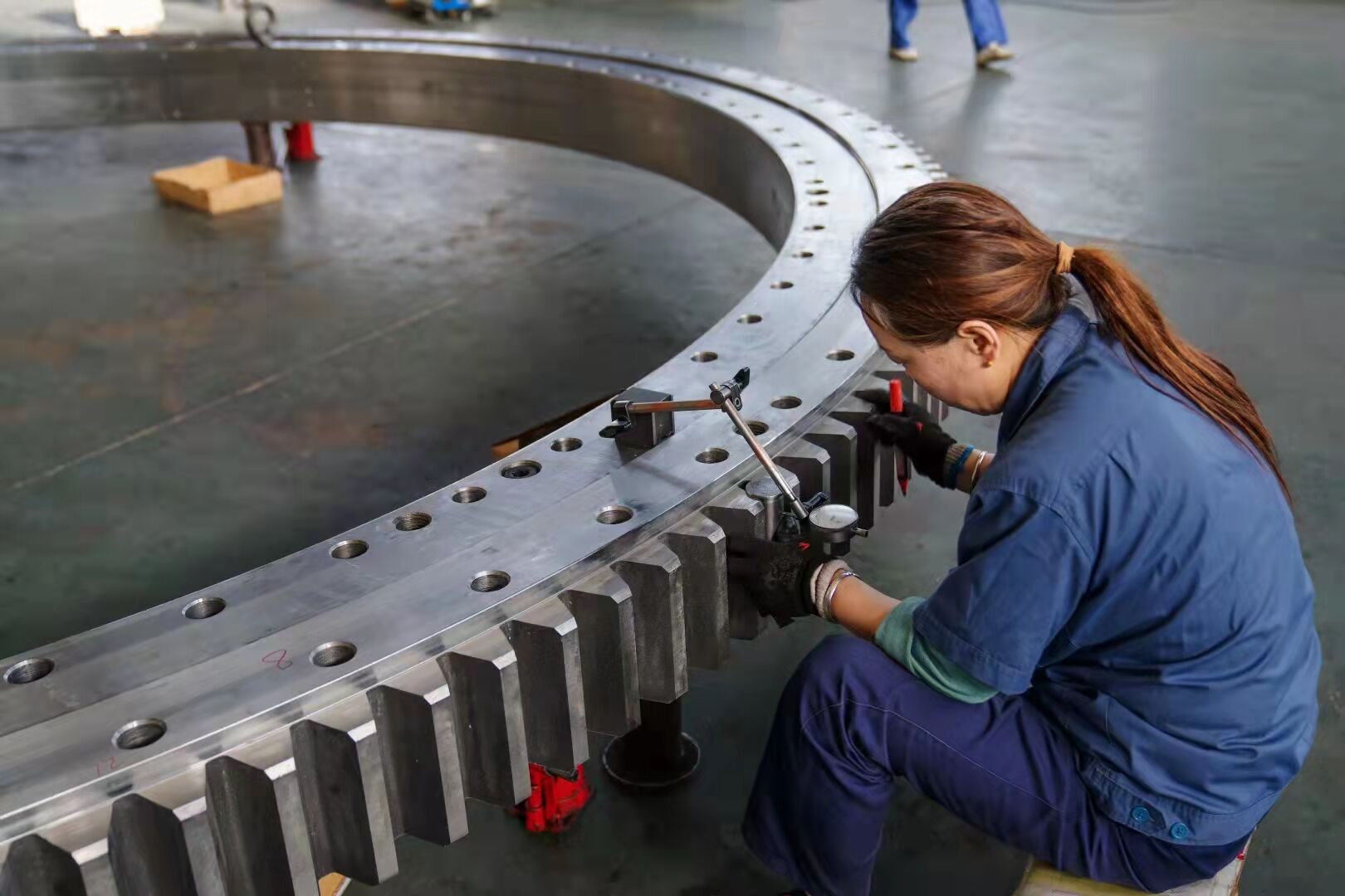 What are the inspection steps of slewing bearings after arrival?